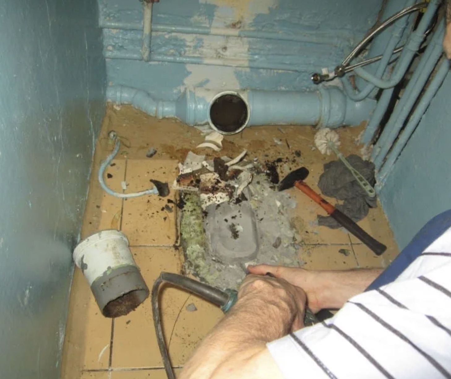 Демонтаж унитаза в Щелково Демонтаж унитаза